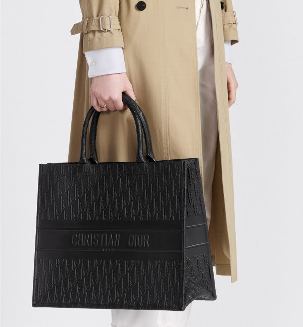 Dior tote bag premium quality with zipper(dust cover)