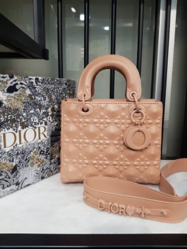 Dior lady my d lite e luxurious quality with og box & dust bag