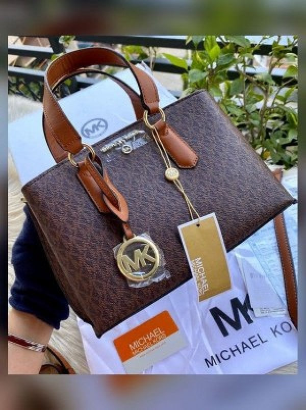 Miichael Korrs speedy bag premium quality with box