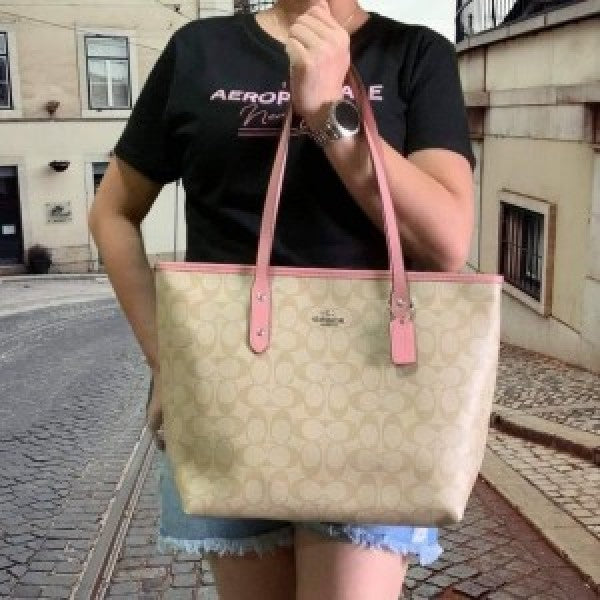 coaach Hutton tote bag withbox