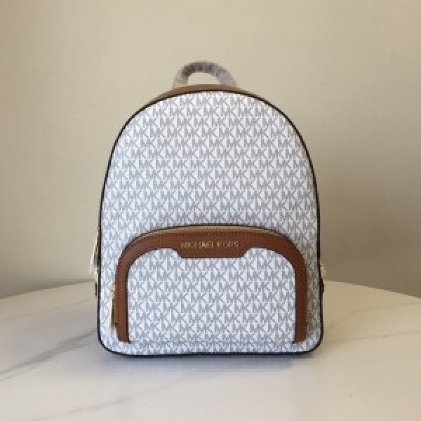 Miichael Korrs backpack with dust cover