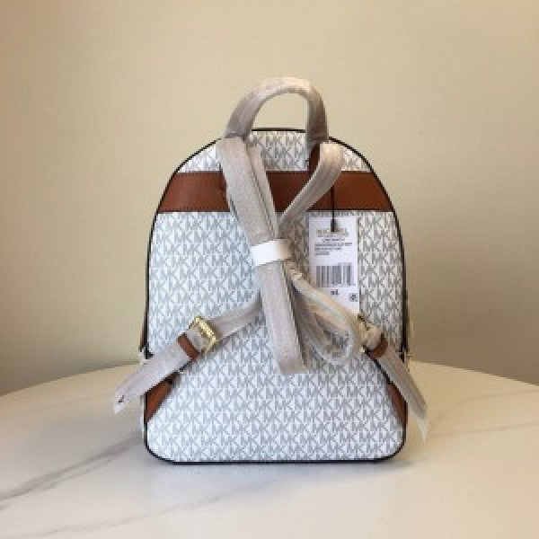 Miichael Korrs backpack with dust cover