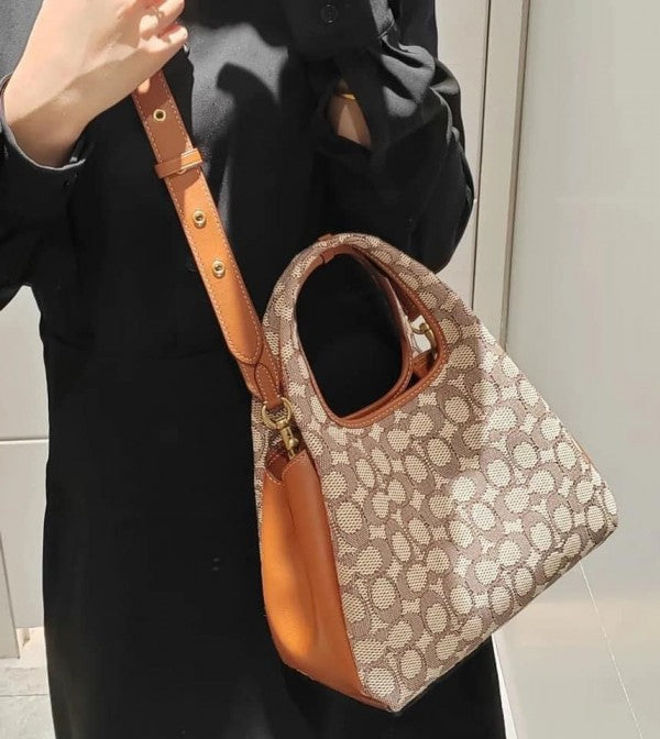Coacch lana hobo sling bag premium quality with box