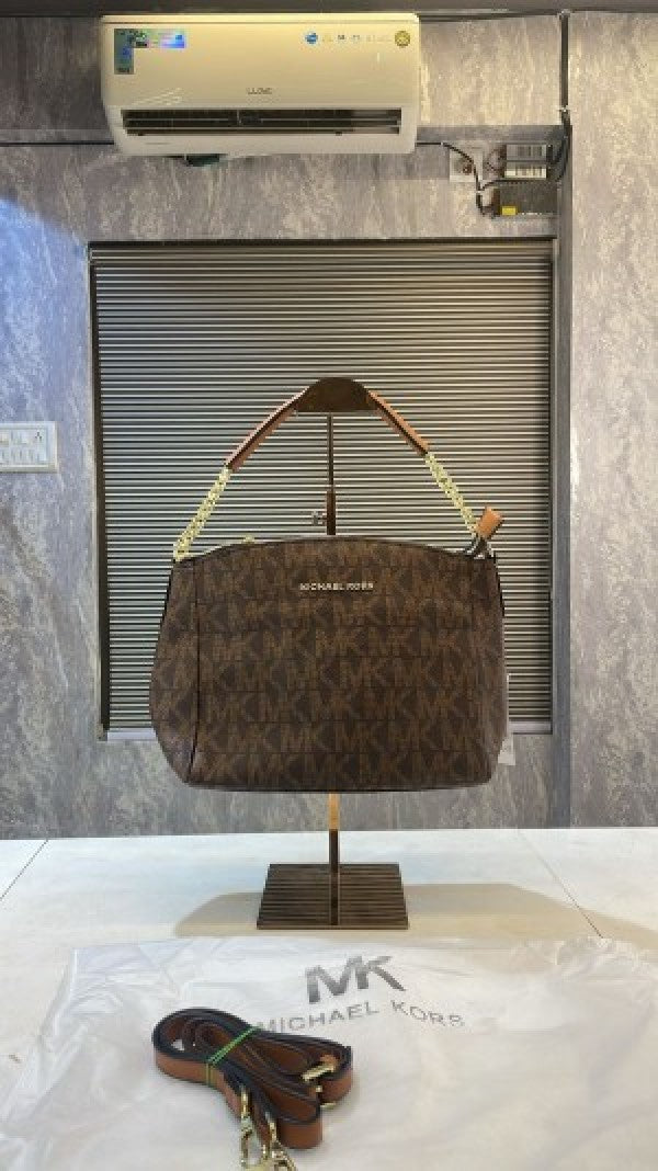 Miichael korrs boston handbag sling bag