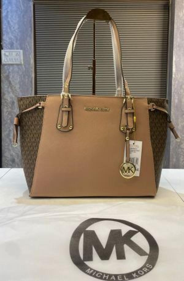 Miichael korrs voyager jet set print tote bag with dust bag