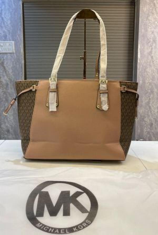 Miichael korrs voyager jet set print tote bag with dust bag