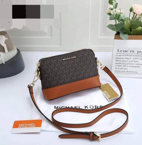 Michael kors Dome crossbody bag with Box premium quality