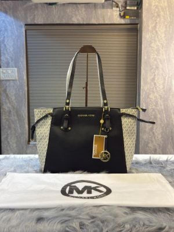 Miichael korrs voyager jet set print tote bag with dust bag