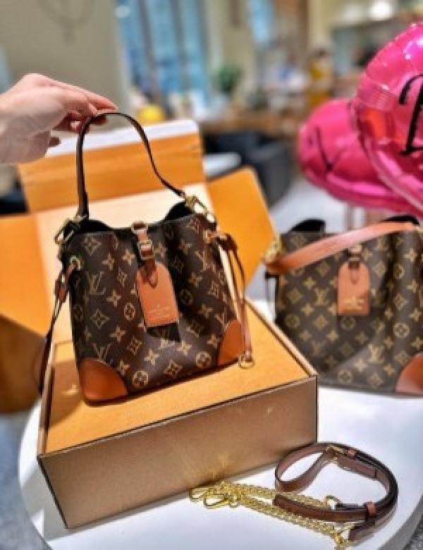 Louiis vuiitton Bucket Sling Bag With Box Dust Bag Sling Belt