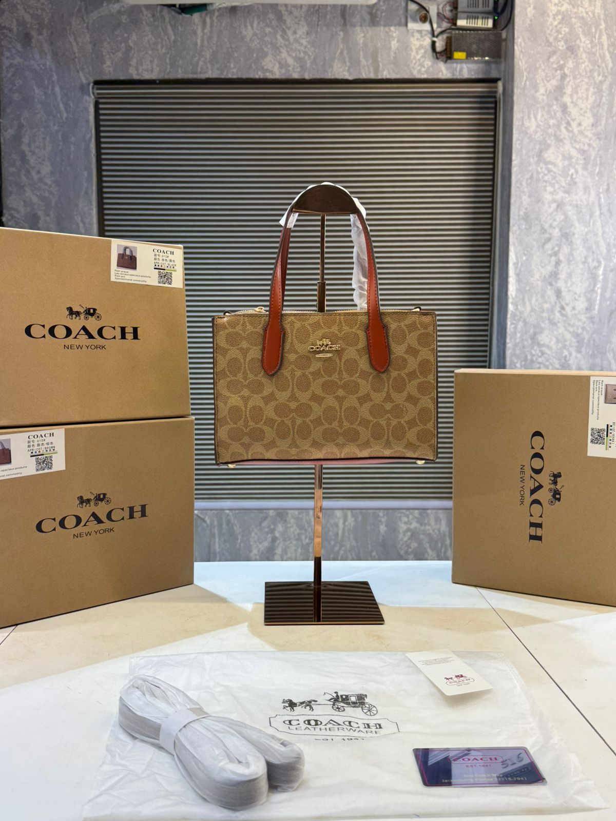 Coach city tote bag with og box (Copy)