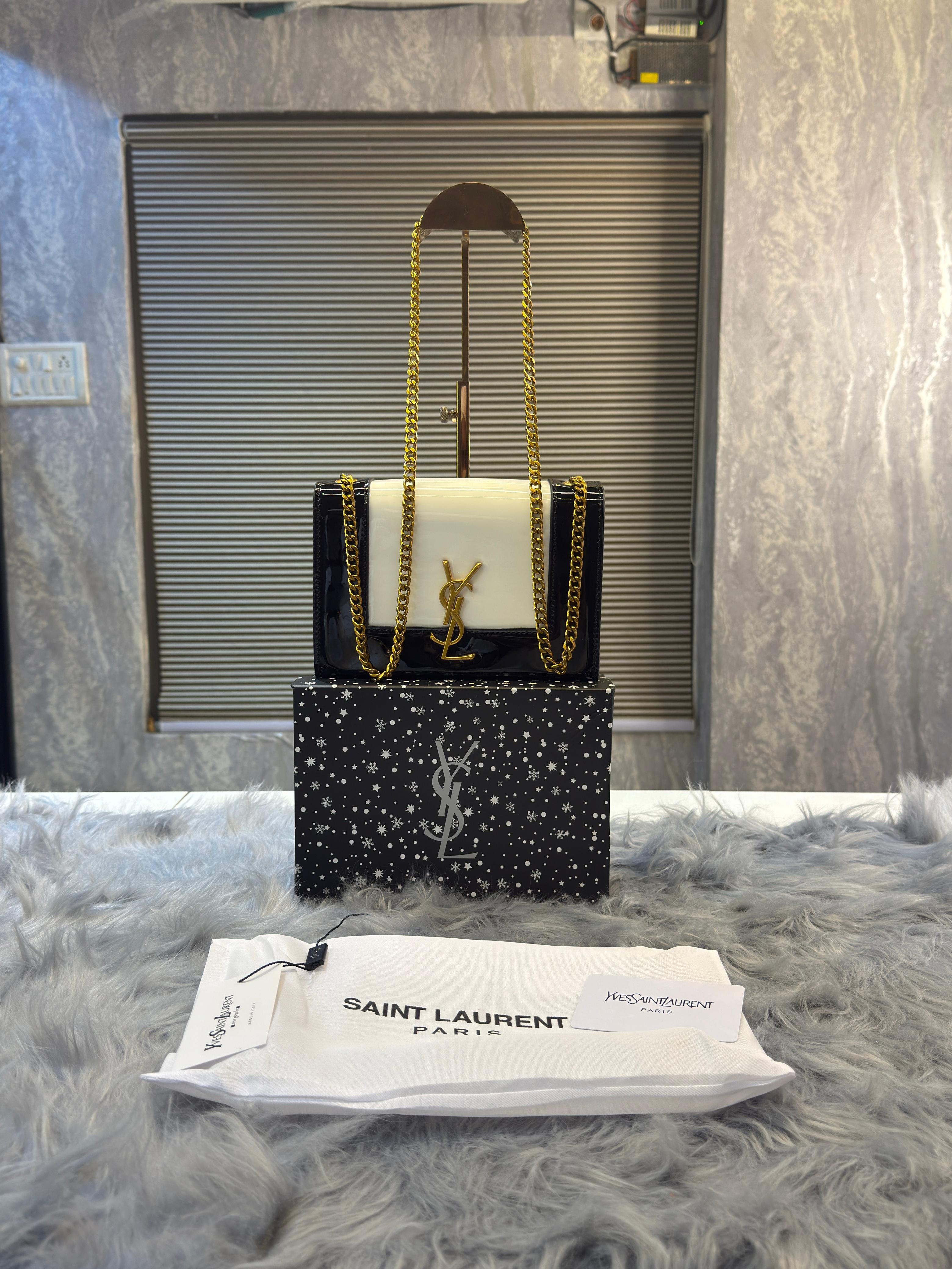 YSL SAINT LAURENT Grain De Poudre Matelasse Chevron Medium Monogram Satchel Black with box