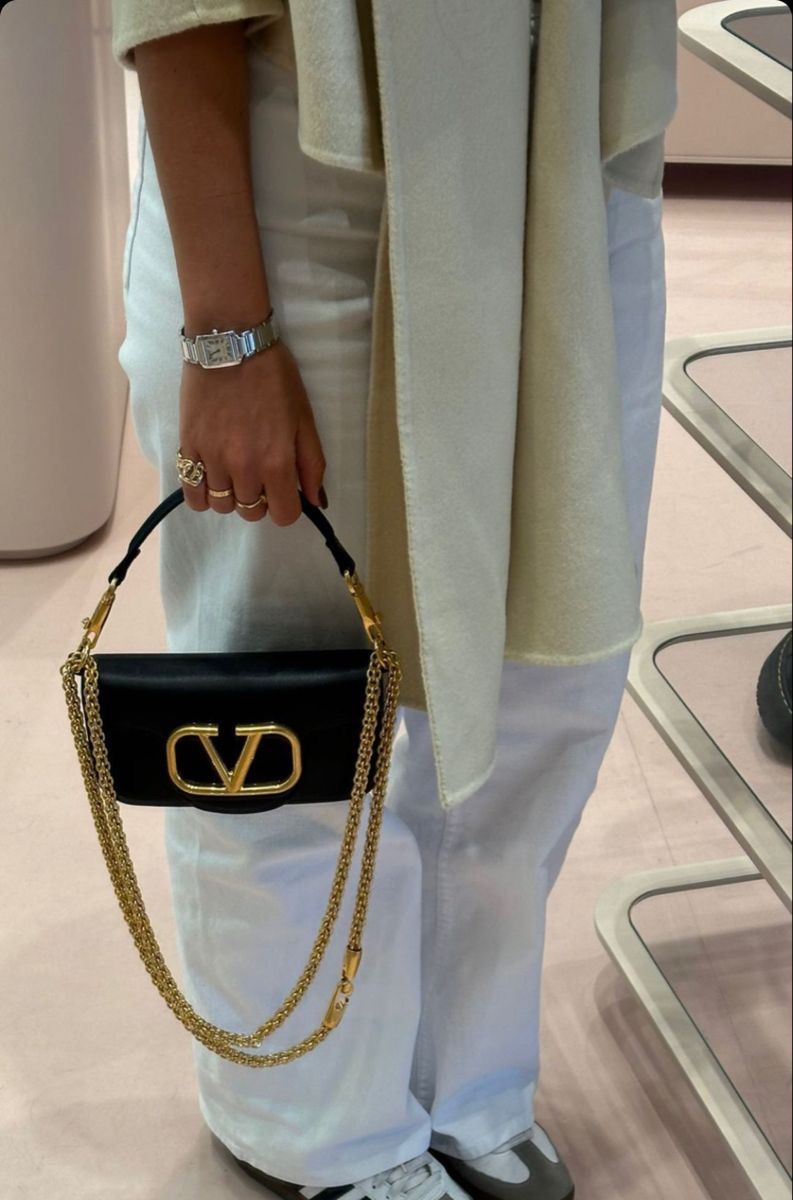 Valeentino garavani handbag with box premium quality