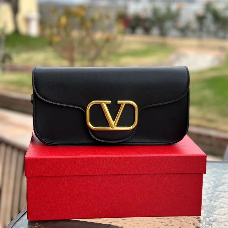 Valeentino garavani handbag with box premium quality