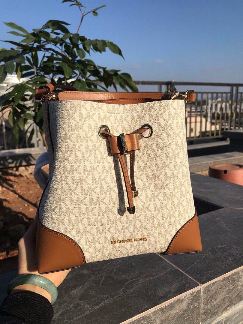 Miichael kors bucket bag slingbag With Dust Cover premium quality