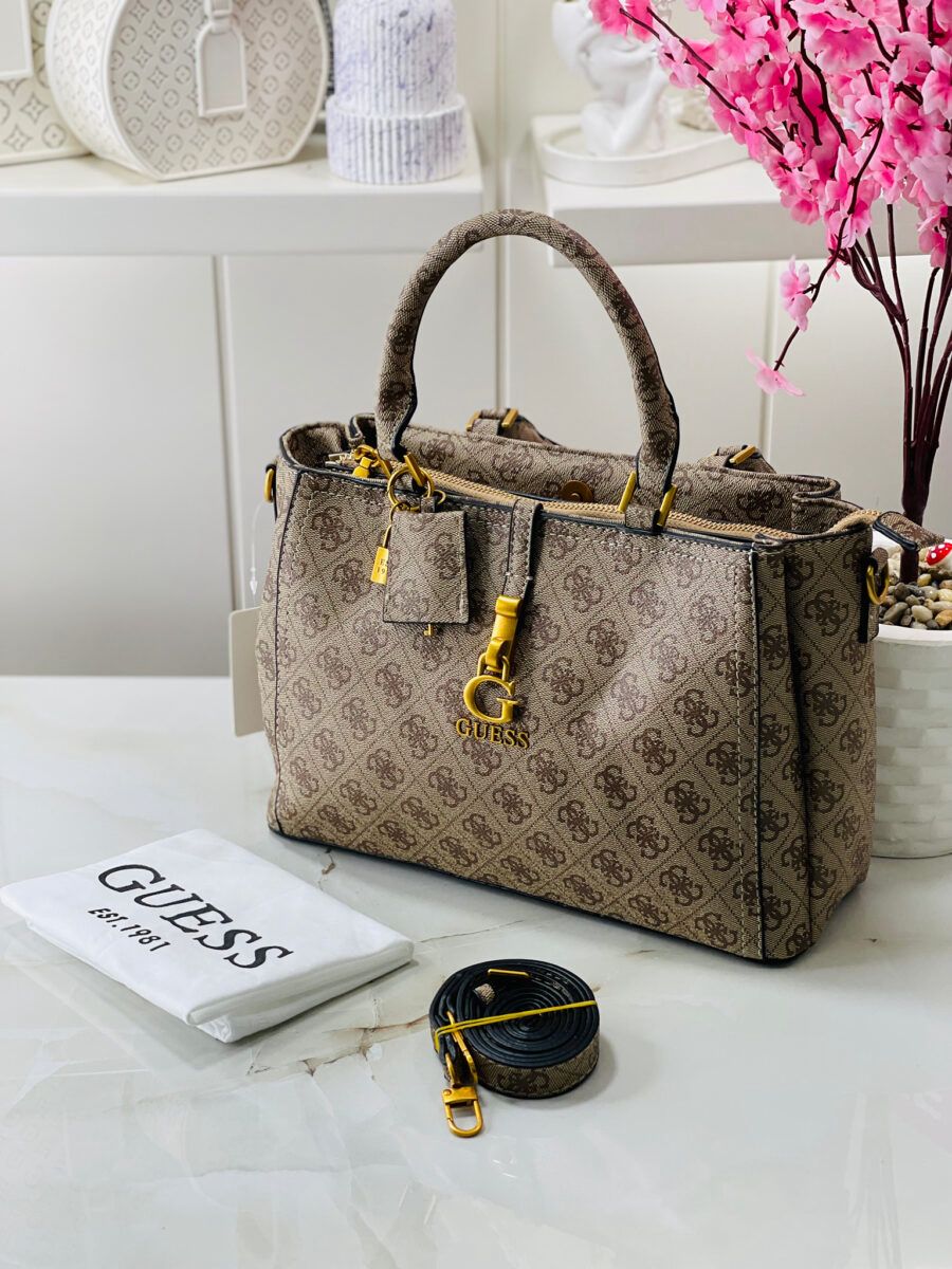 Gues hand bag premium quality with original box
