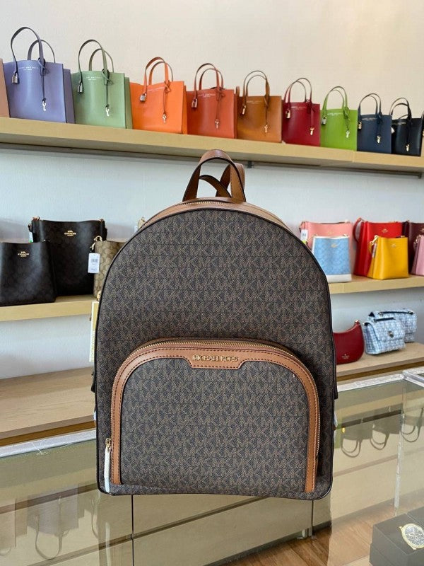 Miichael Korrs backpack with dust cover