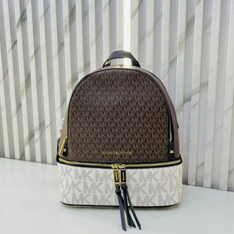 Miichael Korrs backpack with dust cover