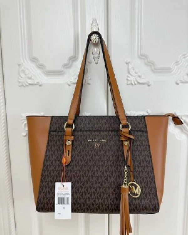 MichaelKors tote bag premium quality with dust cover