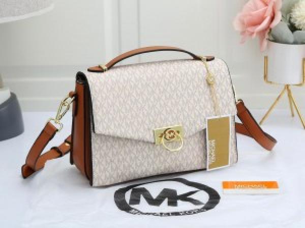 MichaelKors handrix sling bag premium quality with og box