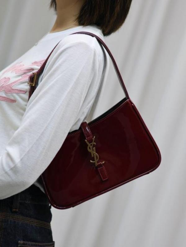 Saiint Laurrent patent hobo bag glossy with og box