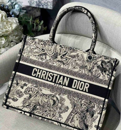 Diorr tote tiger print premium quality with box