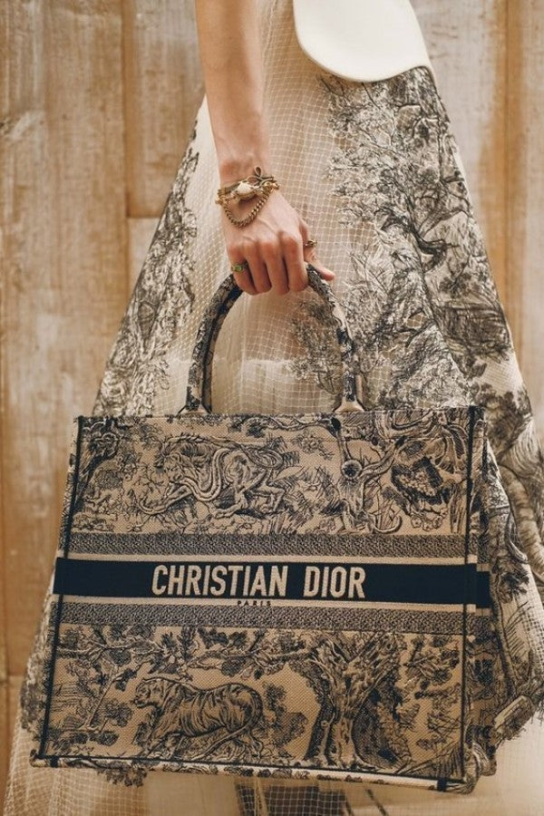 Diorr tote tiger print premium quality with box