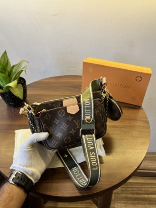 Louiis vuitton pochette belt with og box