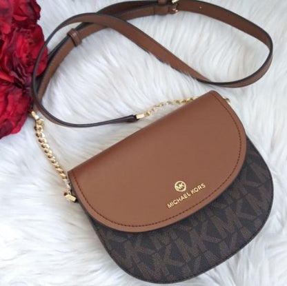 Michael Kors jet set charm textured hand bag premium quality with box