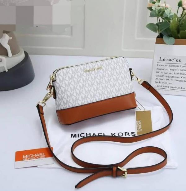 Michael kors Dome crossbody bag with Box premium quality