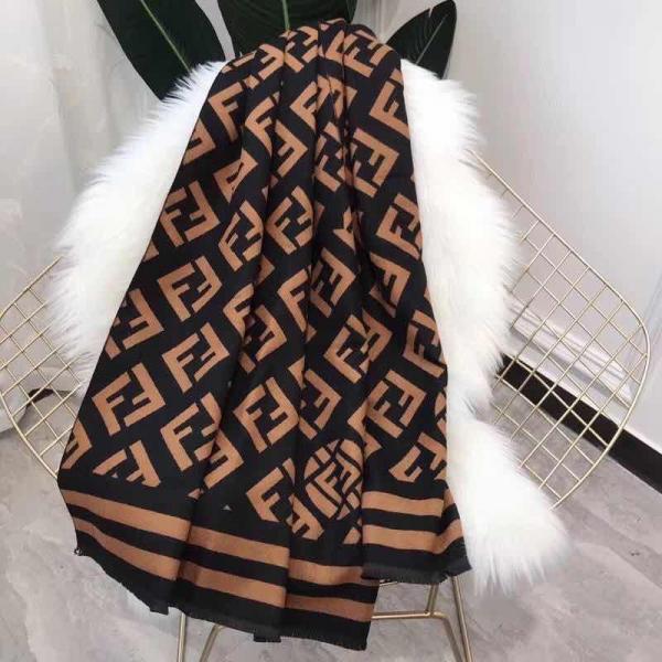 Fendi Premium Unisex Woollen Stole withbox