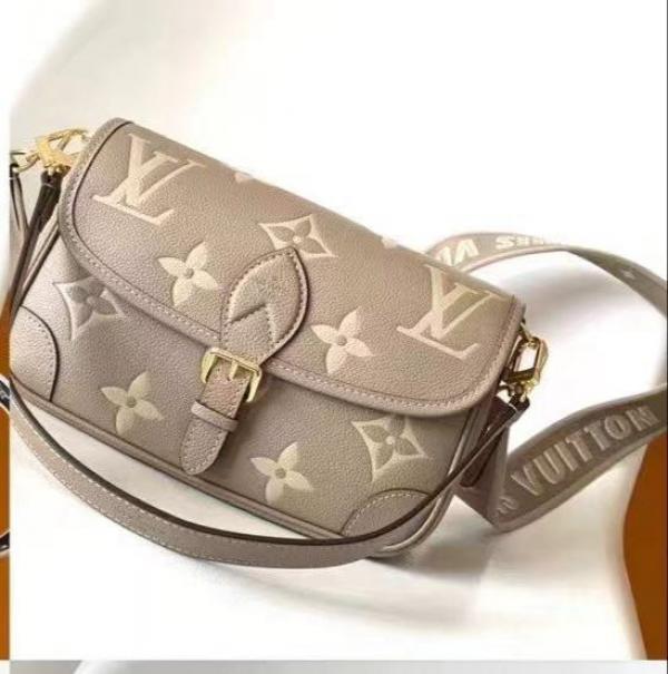Louiis Vuiitton Diane Sling Bag With Orignal Box