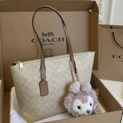 Coaach tote bag with bear charm &amp; ogbox
