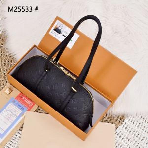 Louiis Vuitton shoulder bag with box
