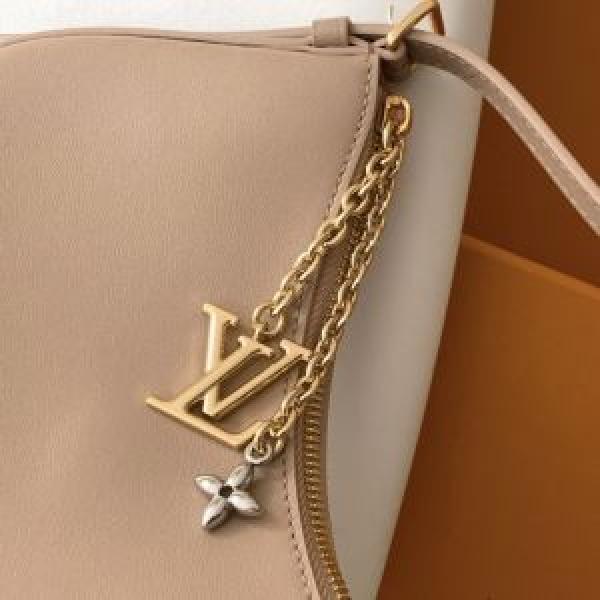 Louiis Vuitton pochette bloom with box