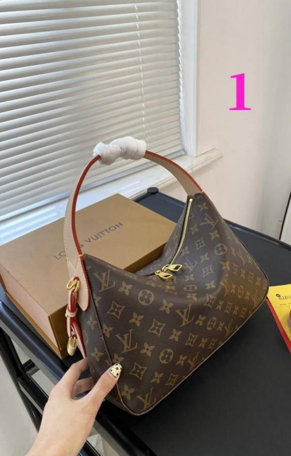 LOUIIS VUITTON SLOUCHY WITH MAGNET BOX