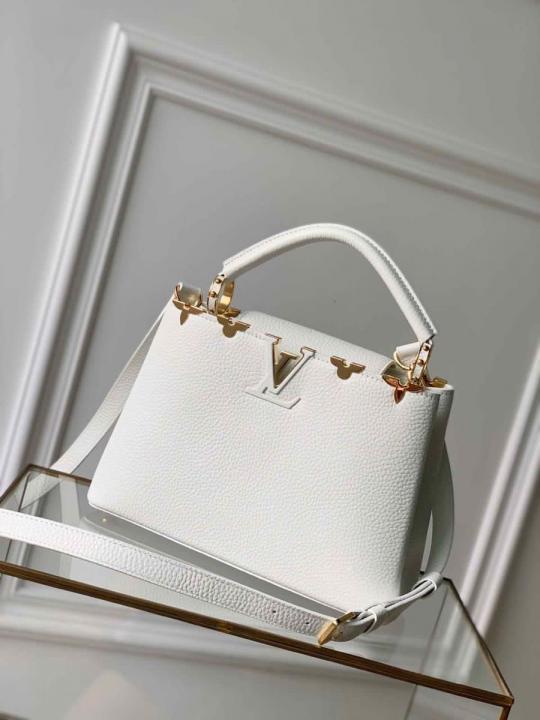 Louiis Vuitton Capucines handbag with Double Box premium quality