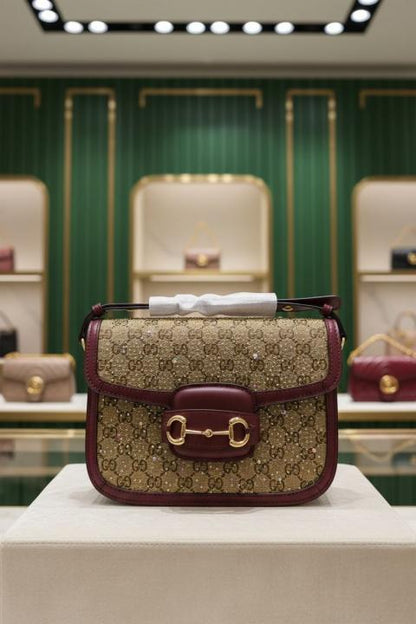 Guccii sling bag premium quality with double box packing