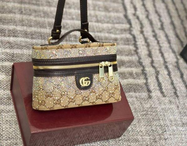 Guccii vanity bag premium quality with Double box packing