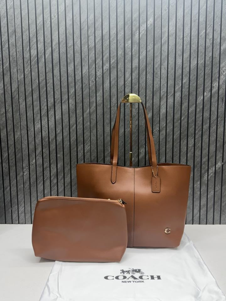 Coacch North Tote With Dust Cover &amp; Pouch