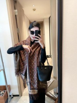 Louis Vuitton Premium Unisex Woollen Stole withbox