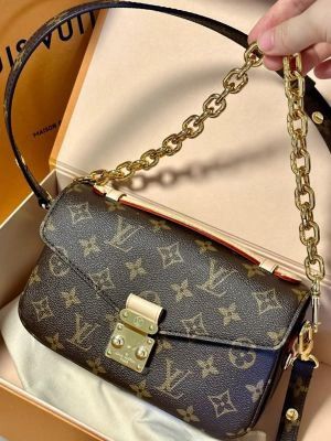 LOUIIS VUITTON PETITE PALAIS BOX PACKING