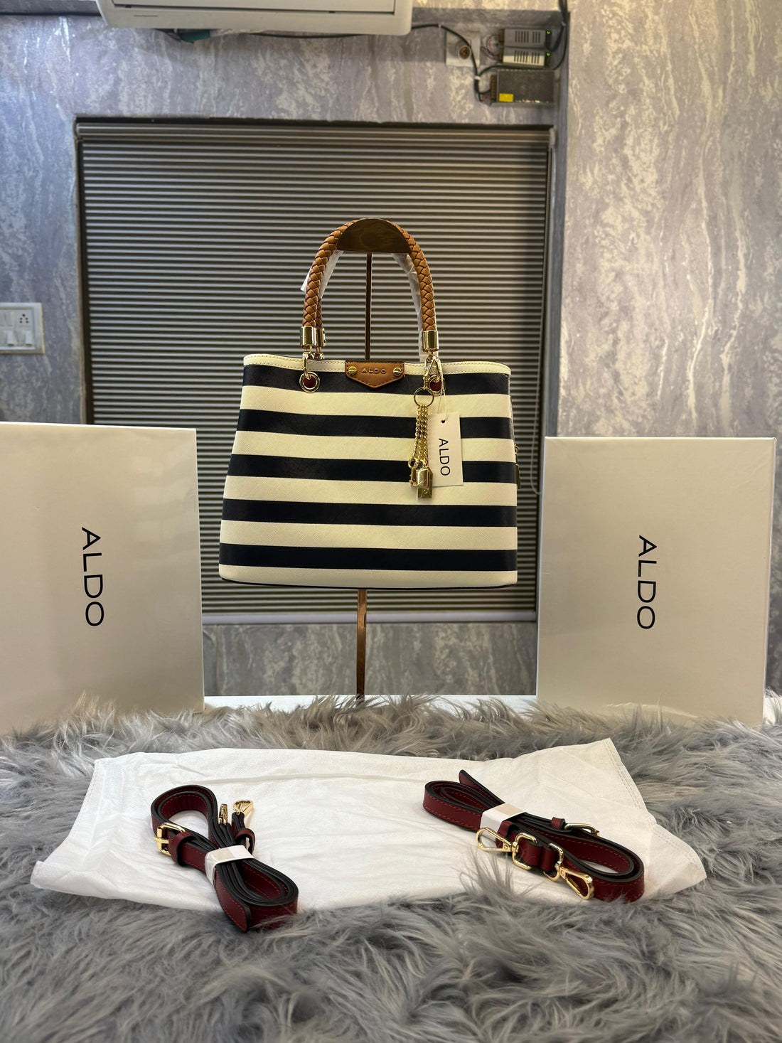 Aldo Lothycan Womens Bone Multi Tote with box