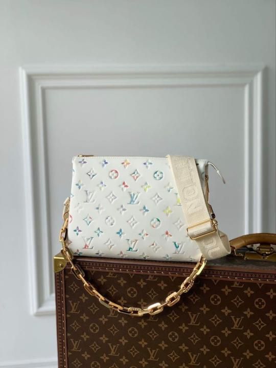 Louiis Vuiitton Coussin bag made from monogram embossed puffy lambskin Bag with Double Box premium quality