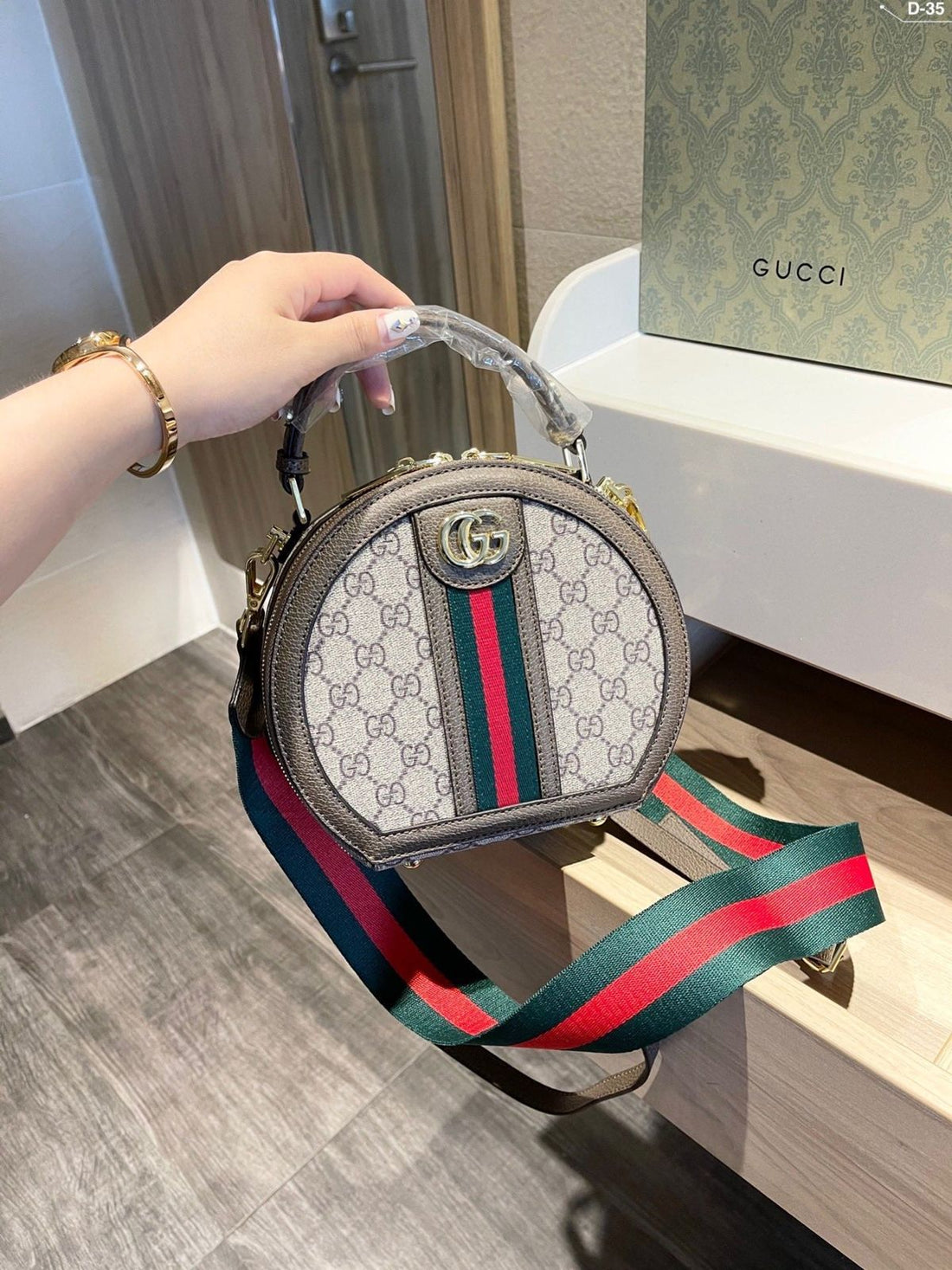 Gucci ophidia gg round slingbag with og double box
