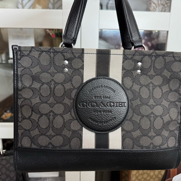 Coaach dempsey carryall signature jacquard stripe and patch with box