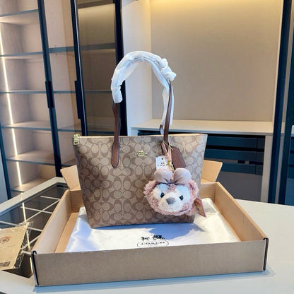 Coaach tote bag with bear charm &amp; ogbox