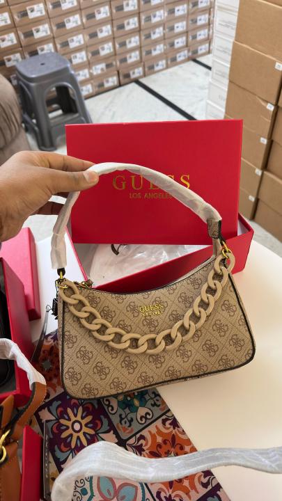 GUEESS DEA TOP ZIPPER SHOULDER BAG WITH BOX