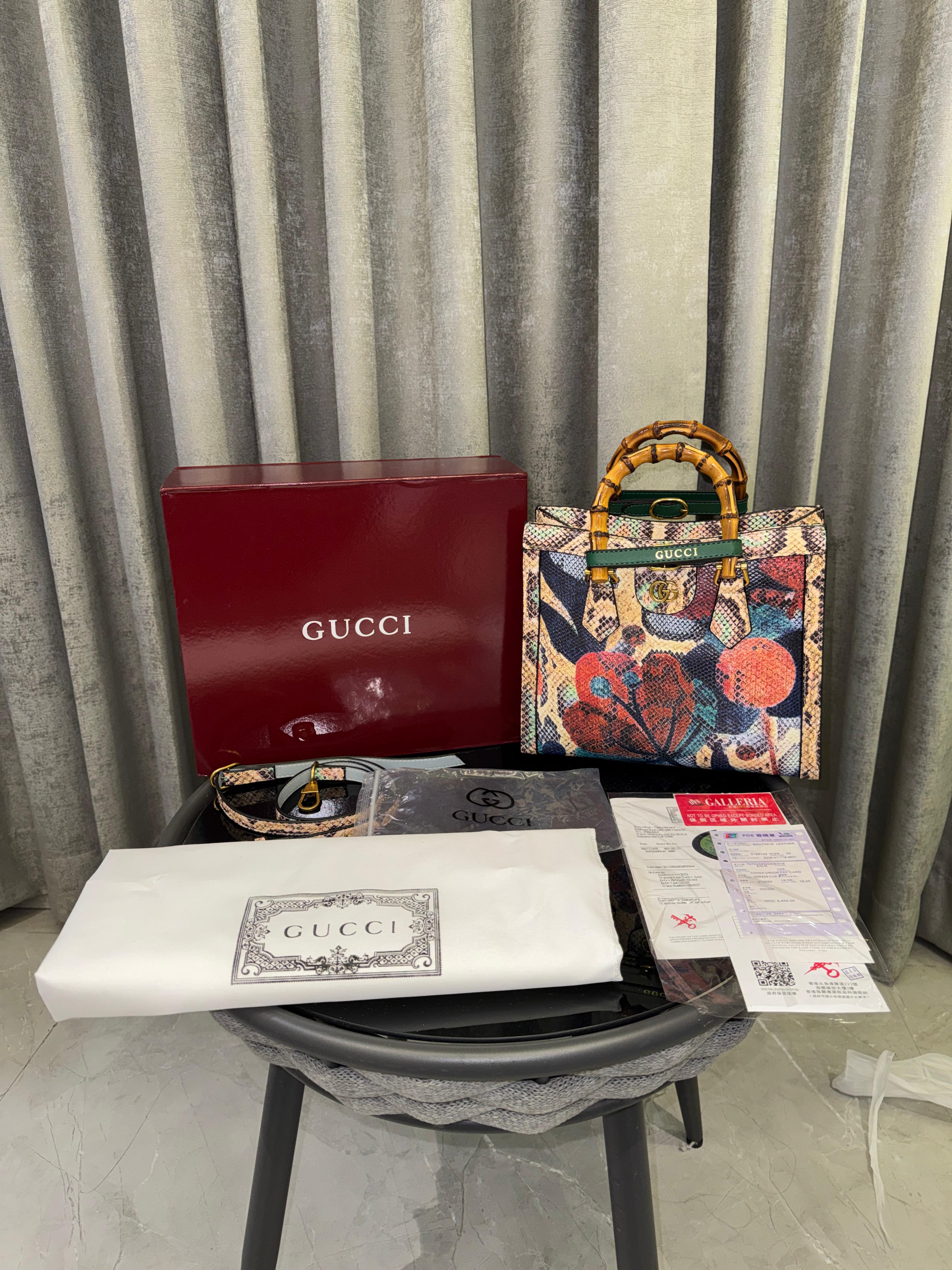 Guccii handbag premium quality with orignal box packing