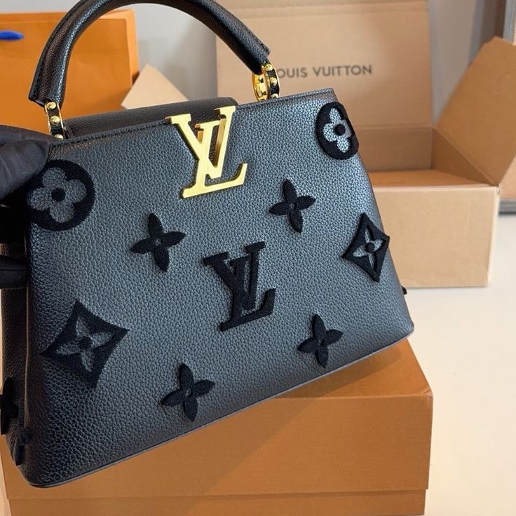 Louiis Vuitton Capucines handbag with box premium quality