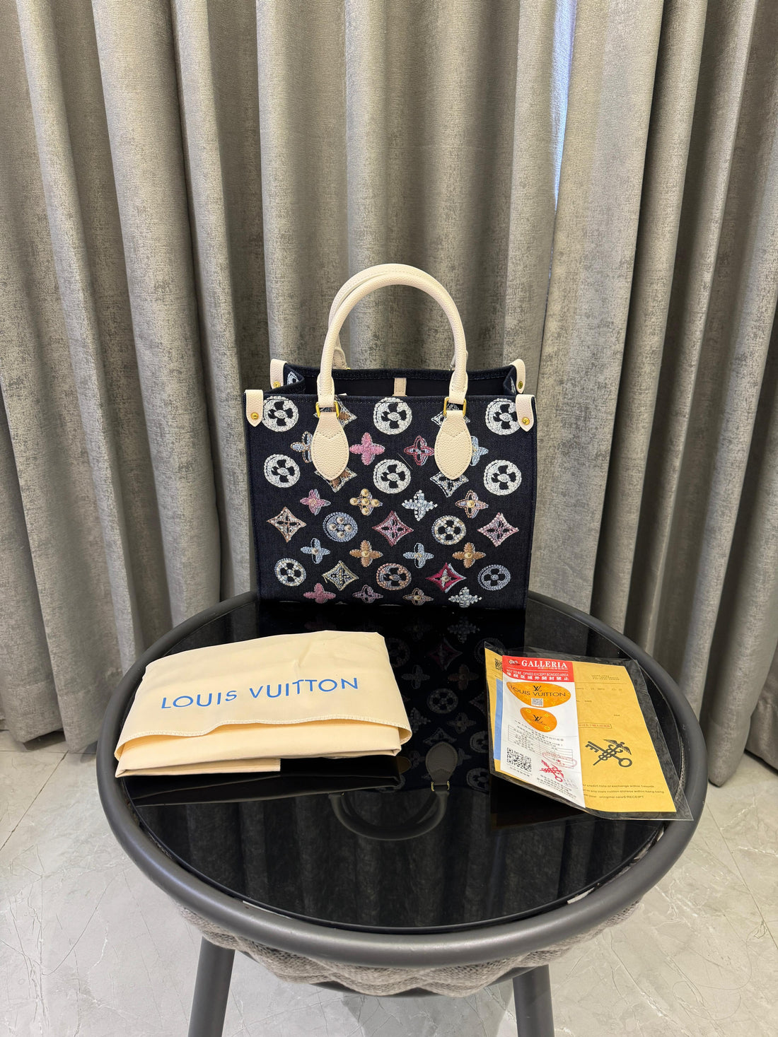 Louiis Vuitton OnTheGo with dust cover premium quality